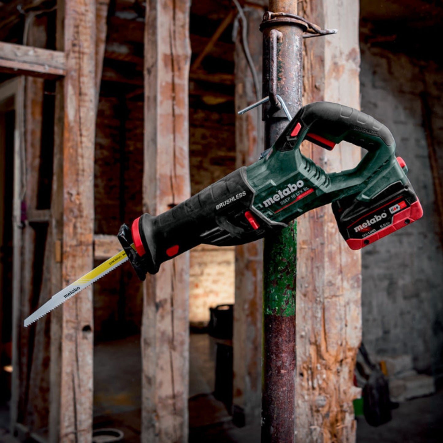 Metabo SSEP 18 LT BL Akku Säbelsäge 18 V 32 mm Brushless + 1x LiHD Akku 4,0 Ah + Metabox - ohne Ladegerät