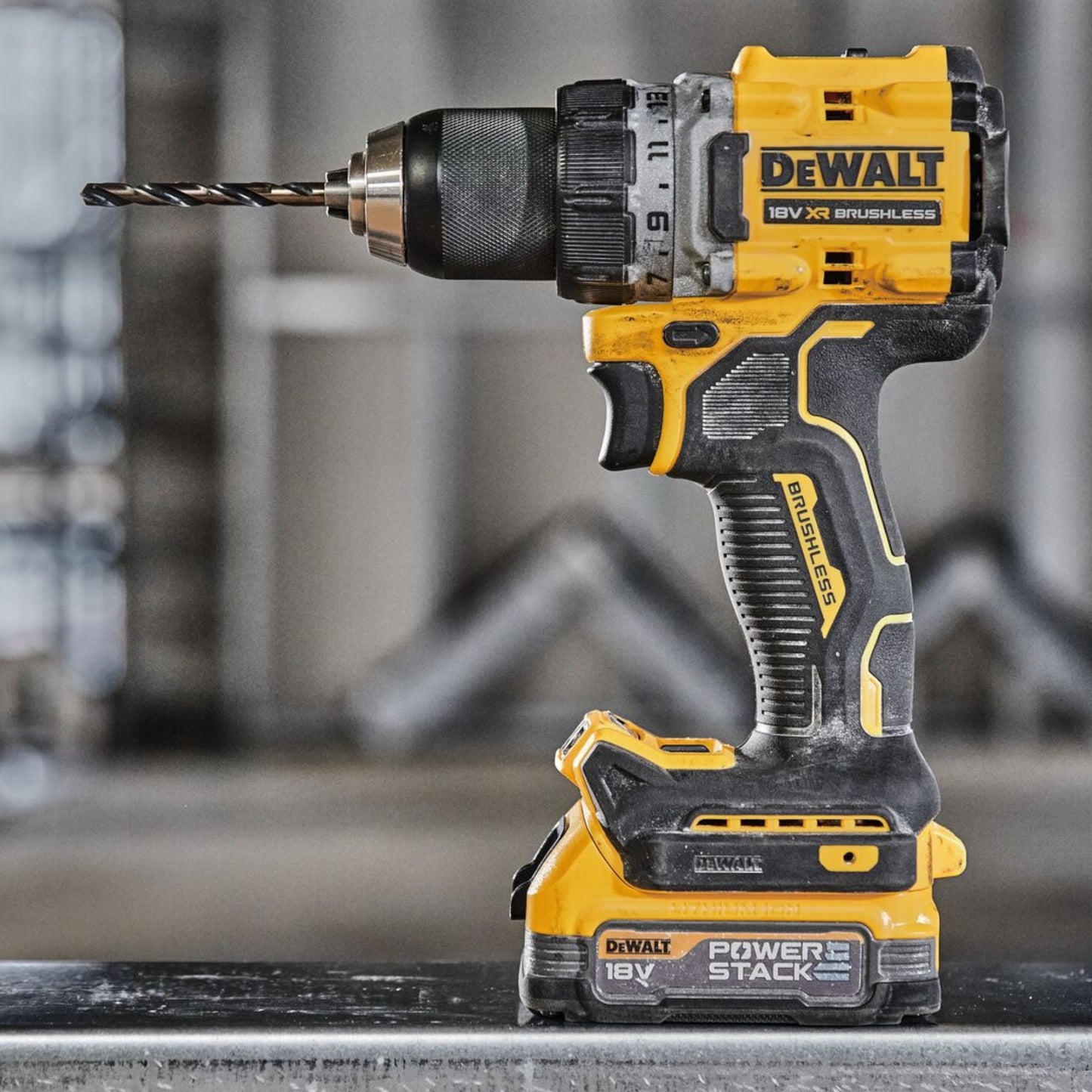 Perceuse-visseuse sans fil DeWalt DCD 800 E2 18 V 90 Nm sans balais + 2 batteries Powerstack 1,7 Ah + chargeur