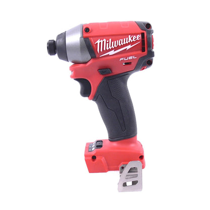 Clé à chocs sans fil Milwaukee M18 CID-501M 18V 180Nm 1/4" brushless + 1x batterie 5,0Ah + chargeur + jeu d'embouts 32 pièces + M-Box