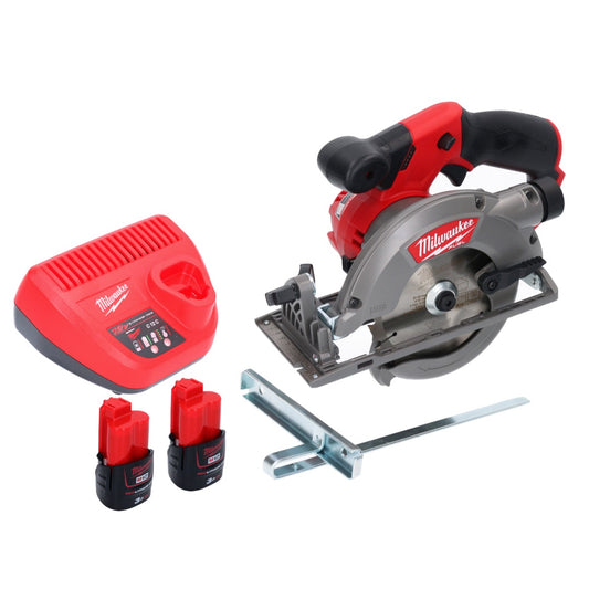 Scie circulaire manuelle à batterie Milwaukee M12 CCS44-302C 12 V 140 mm sans balais + 2x batteries 3,0 Ah + chargeur