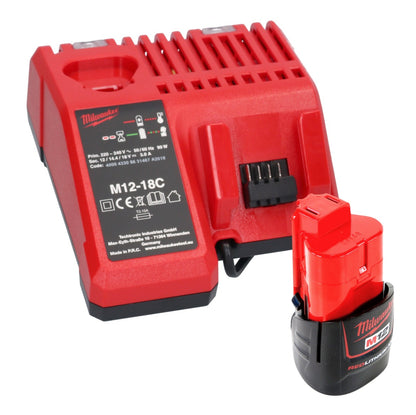 Clé à chocs sans fil Milwaukee M12 FIW38-201C 12 V 339 Nm 3/8" sans balai + 1x batterie 2,0 Ah + chargeur