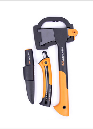 Fiskars Set - Universal Axt X 7 + Handsäge SW 73 + Universal Messer K 40 inkl. Transporttasche ( 129039 ) - Toolbrothers