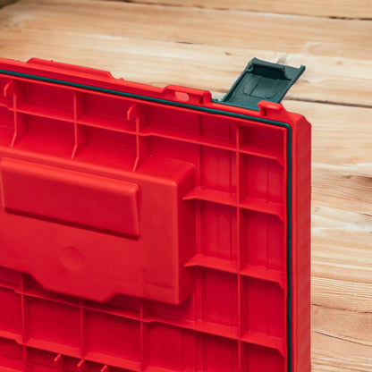 Qbrick System PRO Toolbox 2.0 RED ULTRA HD Custom Werkzeugkoffer 450 x 260 x 240 mm 19 l stapelbar IP54 mit 3 Fächern und Ablage